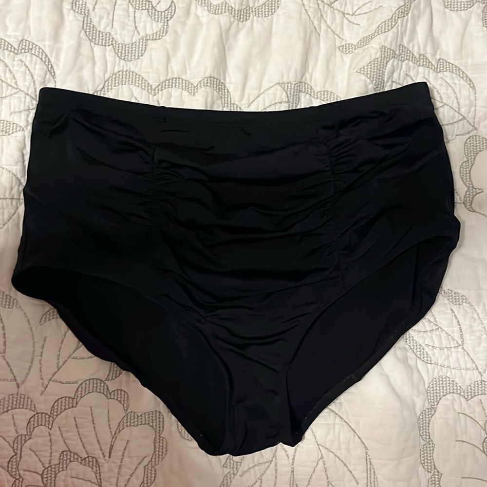 Torrid swim bottom Sz 2